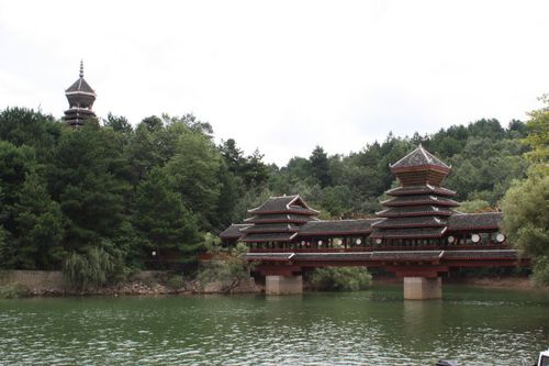 贵州省贵阳市红枫湖风景区----侗族廊桥