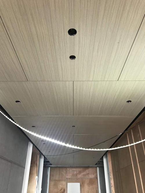 铝蜂窝板的特点有哪些