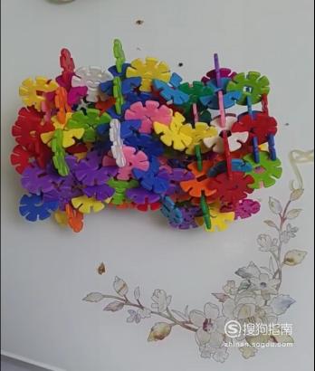 雪花片如何拼装花轿车的图形