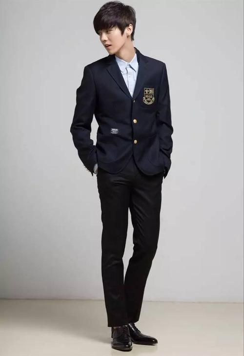 穿西装的鹿哥简直不能再帅了!