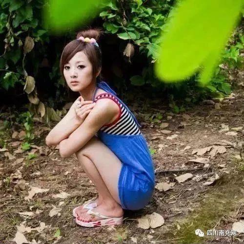 四川方言|美女在坟坝头喔屎,笑死仙人了