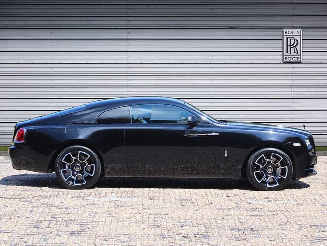 全新劳斯莱斯魅影black badge版