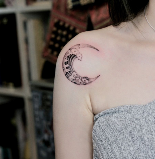 个性月亮纹身图片大全 最新月亮图案纹身素材大全(8)
