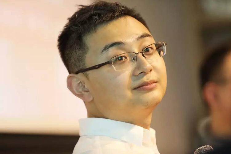 六神磊磊我的主业是读金庸