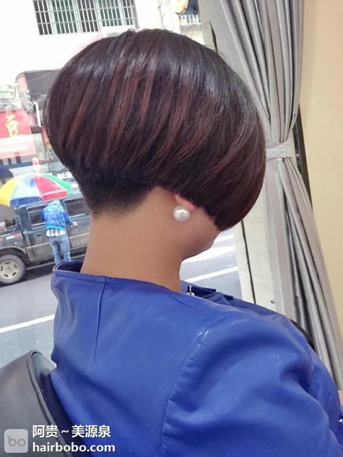 2015 年流行发型短卷发|女生沙宣短发发型图片|女士短发烫发发型设计