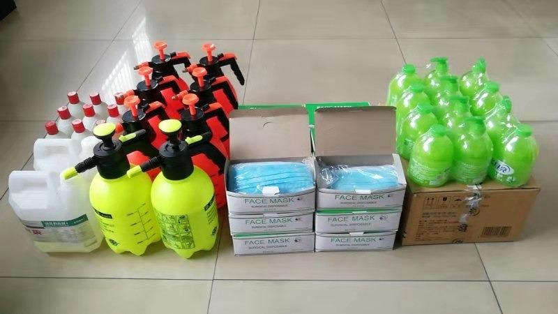 公司从多渠道紧急采购了口罩,消毒液等防护物资,并督促值岗人员做好
