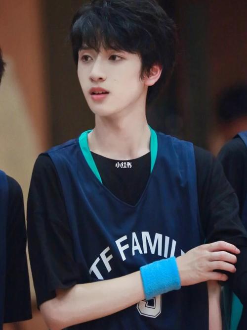 严浩翔~好香神仙照片._严浩翔_娱乐_明星娱乐资讯