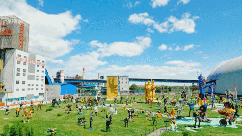 作为德龙钢铁文化园的网红景点,这里凝聚了德龙钢铁匠人们的心血