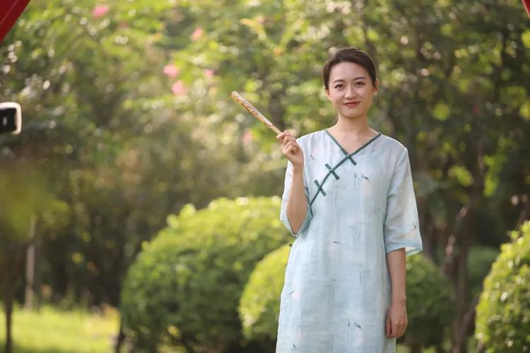 "卖房不卖门,卖牛不卖绳"