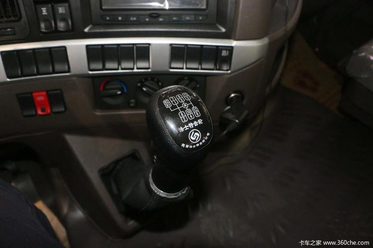 东风柳汽乘龙h5375马力6x4牵引车