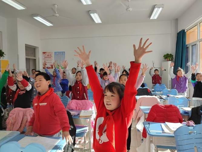 景汇小学开展室内课间操大课间活动