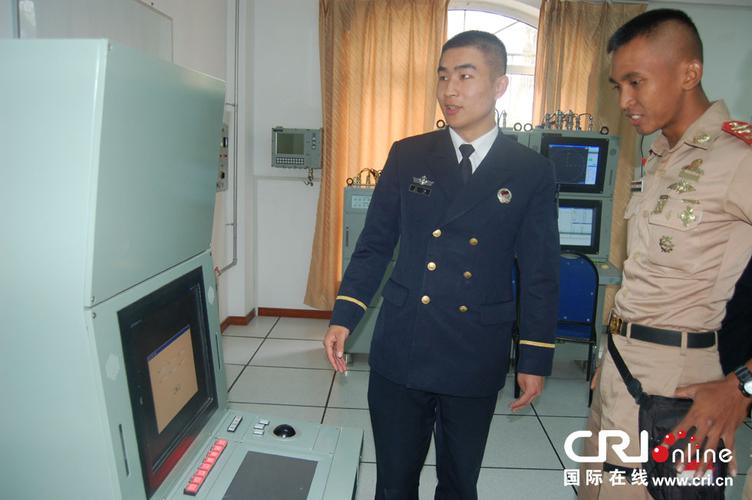 印尼海军学员参观海军潜艇学院(高清组图)