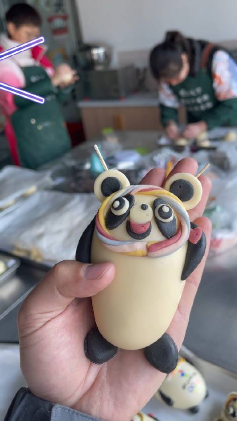 这个冰墩墩 很实用!山西自制花馍 太可爱了!