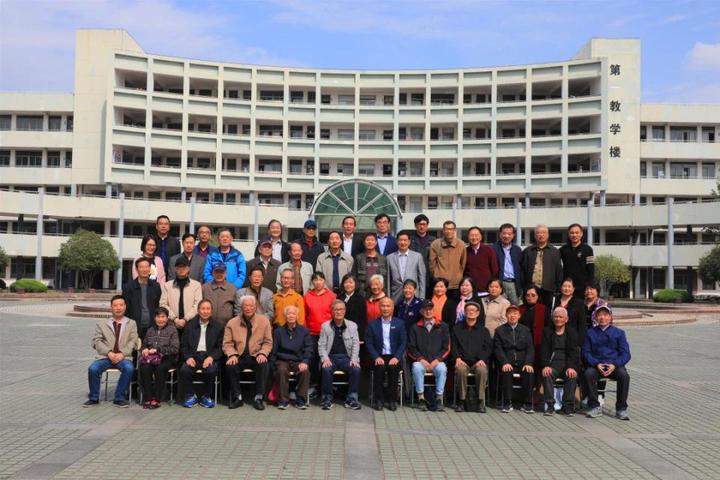 上虞中学举行2020年重阳节退休教职工座谈会