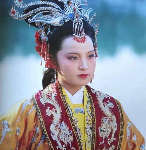 读红楼梦贾元春当上了凤藻宫尚书这是一个什么样的官职