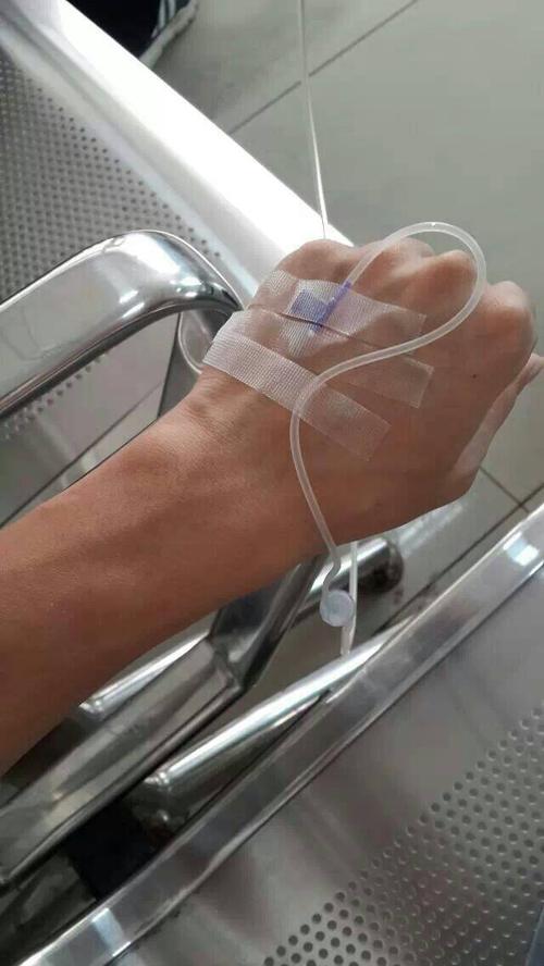 请哪位大神给我一张正在打针的图?我想用来请假!