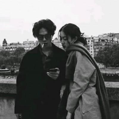 黑白·丧系·情侣头像:我不爱你了,换句话说,我不想委屈自己了