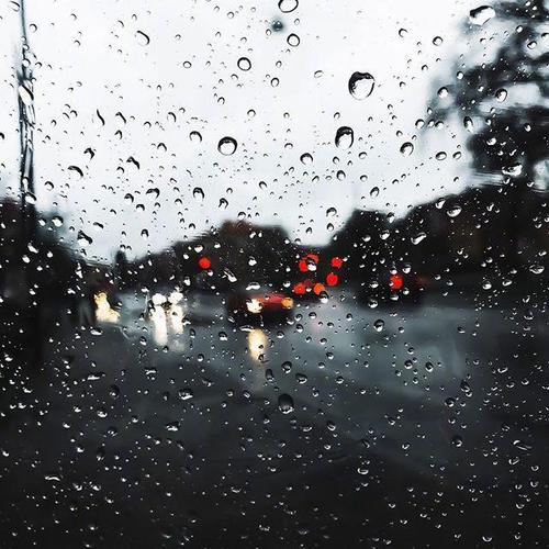 下雨天心情不好的说说,句句落寞无助,让人潸然泪下!