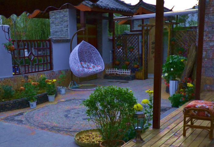 丽江橡树休闲庭院