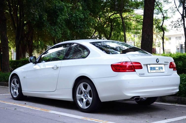 【深圳】2014年1月 宝马 宝马3系 320i 2.0l 双门 轿跑车 手自一体