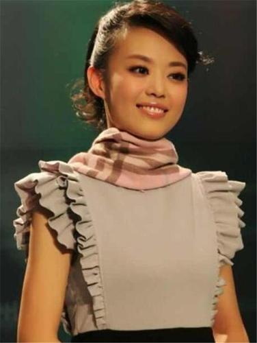 中央电视台的王欢或者是主持人,但是她很小就开始认真地工作,但是43岁