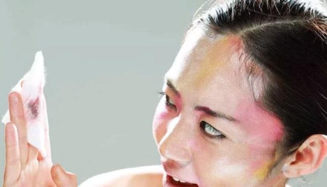 这个夏天小小一把口袋伞让你远离晒黑烦恼