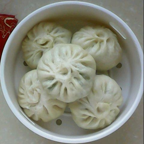 猪肉韭菜白菜包子