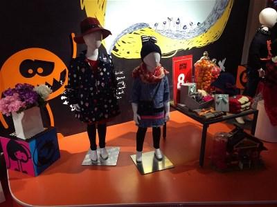 folli follie 潮牌童装烟台振华商厦店内展示区