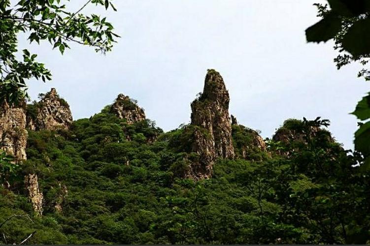 "神仙山"上觅神仙,祈福如意降人间.————大茂山游记.