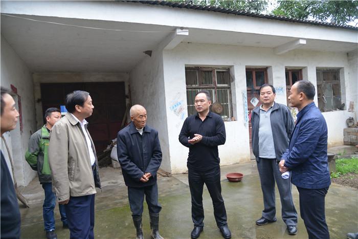 开发区党委书记,管委会主任史爱民督导脱贫攻坚工作-图片新闻-驻马店