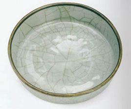 宋官窑龙纹圆洗