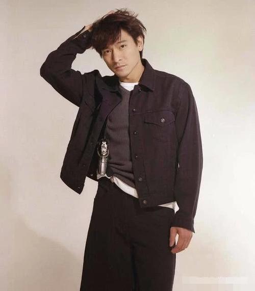 刘德华出道后所有发型盘点,每一款都非常帅气,网友:最