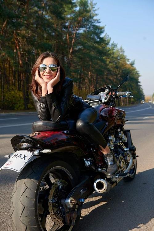 哈雷俱乐部美女机车手sweet girl!