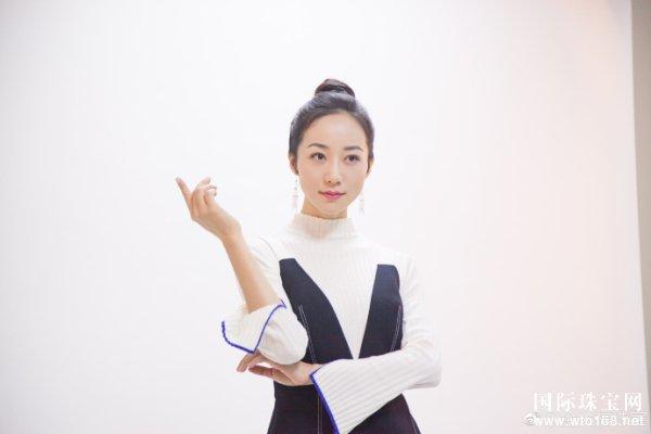 韩雪代言 金大福##心随雪动,与雪同行# 尽显温柔婉约的流苏款