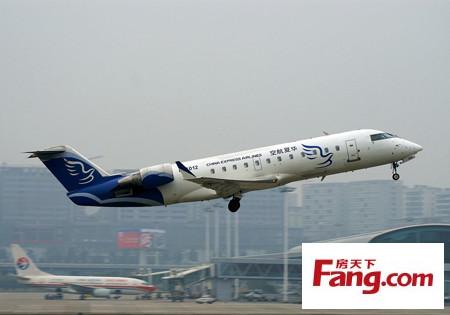 8月31日,记者从石家庄机场获悉,华夏航空公司执行g52744(石家庄至