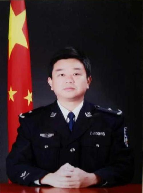 1现任南平市人民政府副市长,党组成员,市公安局局长,党委书记,督察长