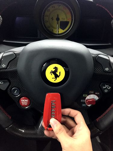 "经过法拉利全新改进的动力学套件官方称488有着85%的部件都是全新的