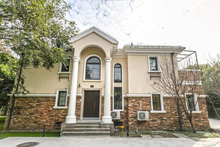 淀山湖畔近千灯/锦溪/甪直/周庄古镇旅游,6居独栋庭院别墅,带儿童乐园