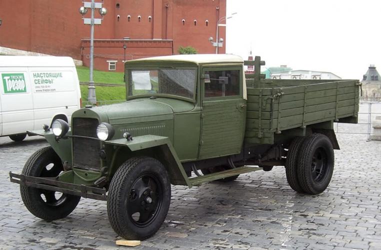 高尔基厂第一辆卡车嘎斯aa前悬挂钢板弹簧横置的车型了解下