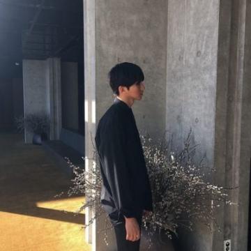 男生低调成熟的微信头像霸气大全 帅气背影侧面男生图片头像