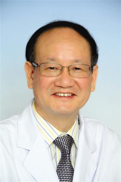 肿瘤诊治,尤其擅长肺癌,食管癌和胃癌的治疗,是国内医学界知名专家
