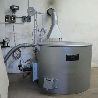 铝锭熔化炉_250kg燃气式熔炼炉,液化气加热熔化炉 天燃气用铝锭熔化炉