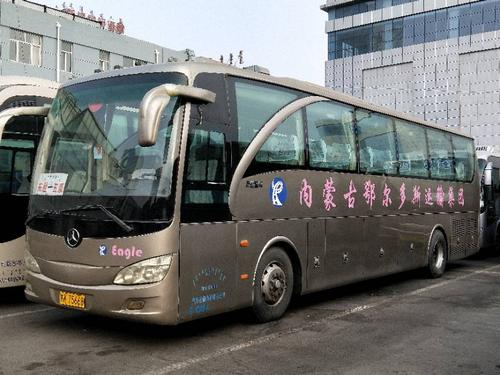 49座亚星高二级客车为您提供优质高效安全的服务!