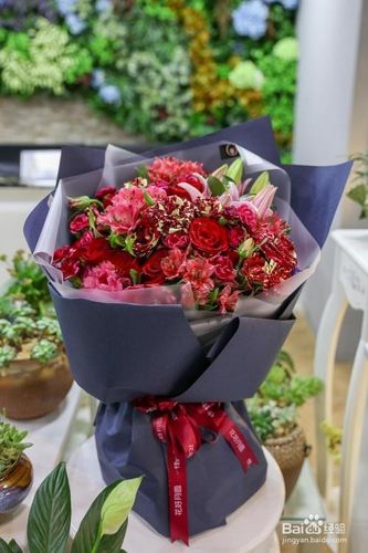 送朋友,送同事等情形,应该各送什么花