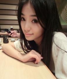 赵洁清纯迷人高清唯美户外人体艺术写真图片