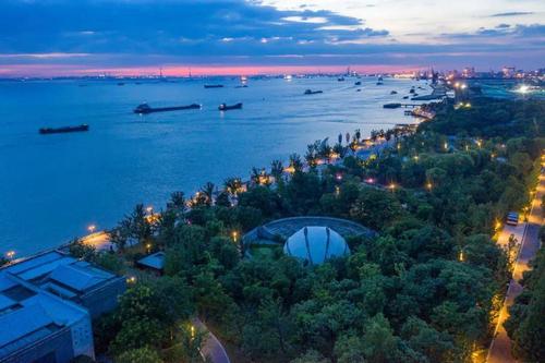 滨江公园位于风光带的最北端