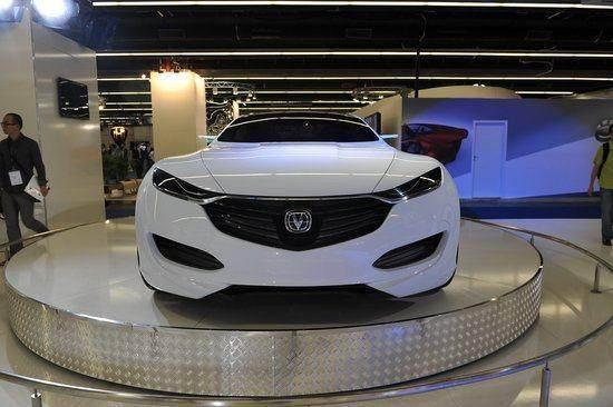 长安实力派轿跑,最美车标之一,15万上市网友说别变味了!