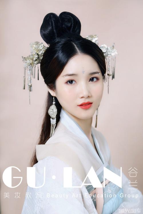 谷兰美妆教育频道的化妆造型作品《3款古装造型设计》