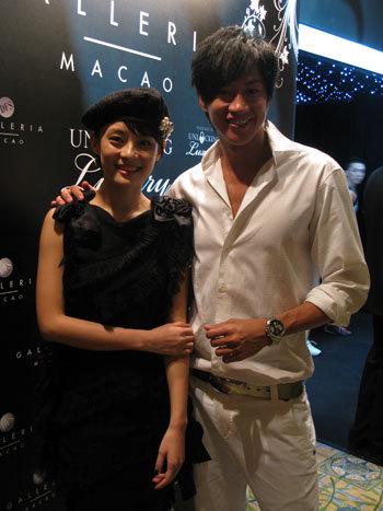 组图:何润东秘恋7年女友曝光 自曝夺走孙俪初吻