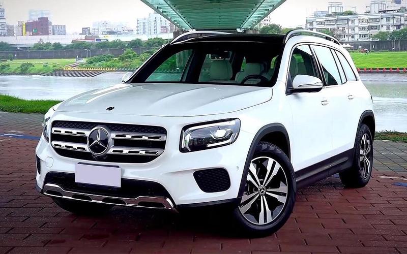 成都车展,奔驰最便宜的7座suv奔驰glb也会小改款亮相,这款车型目前的